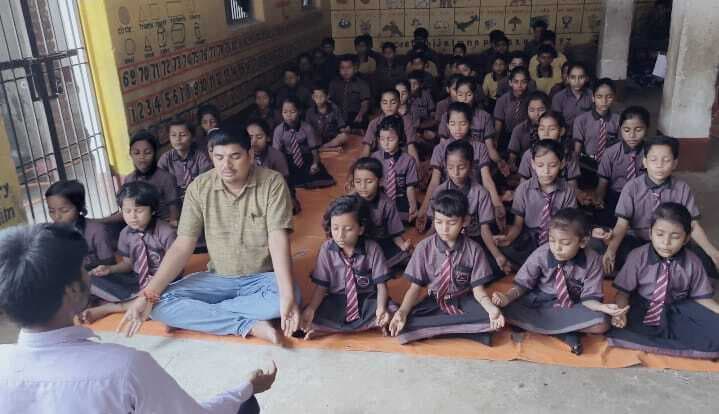 शिक्षा के बिना अधूरा है मानव जीवन : संचालक