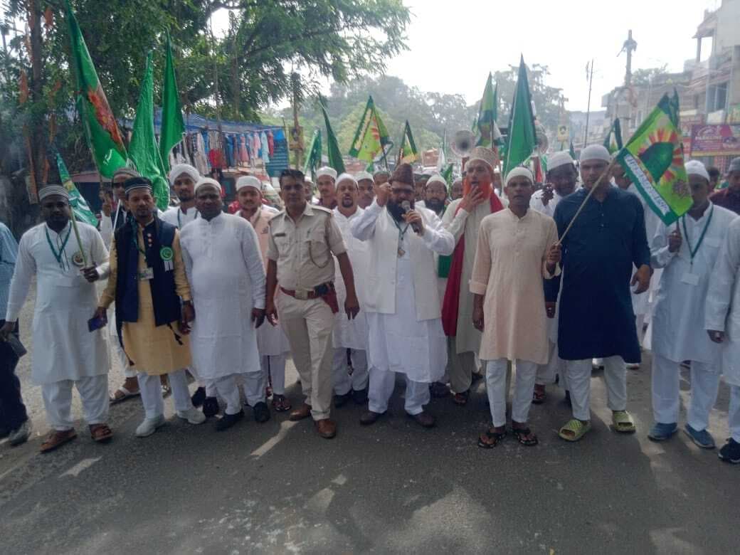 Giridih News : डुमरी में शांतिपूर्वक निकला मोहम्मदी जुलूस