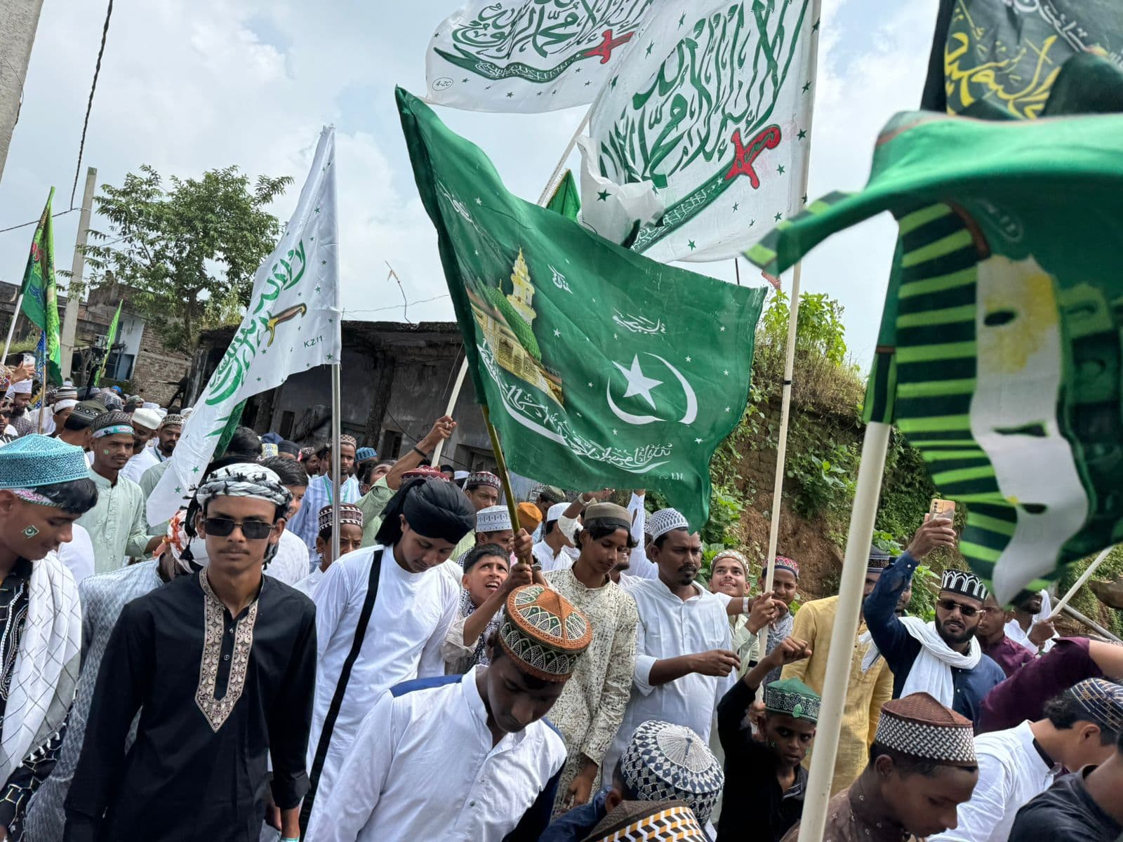 Giridih News : सरिया में मोटरसाइकिल जुलूस निकला