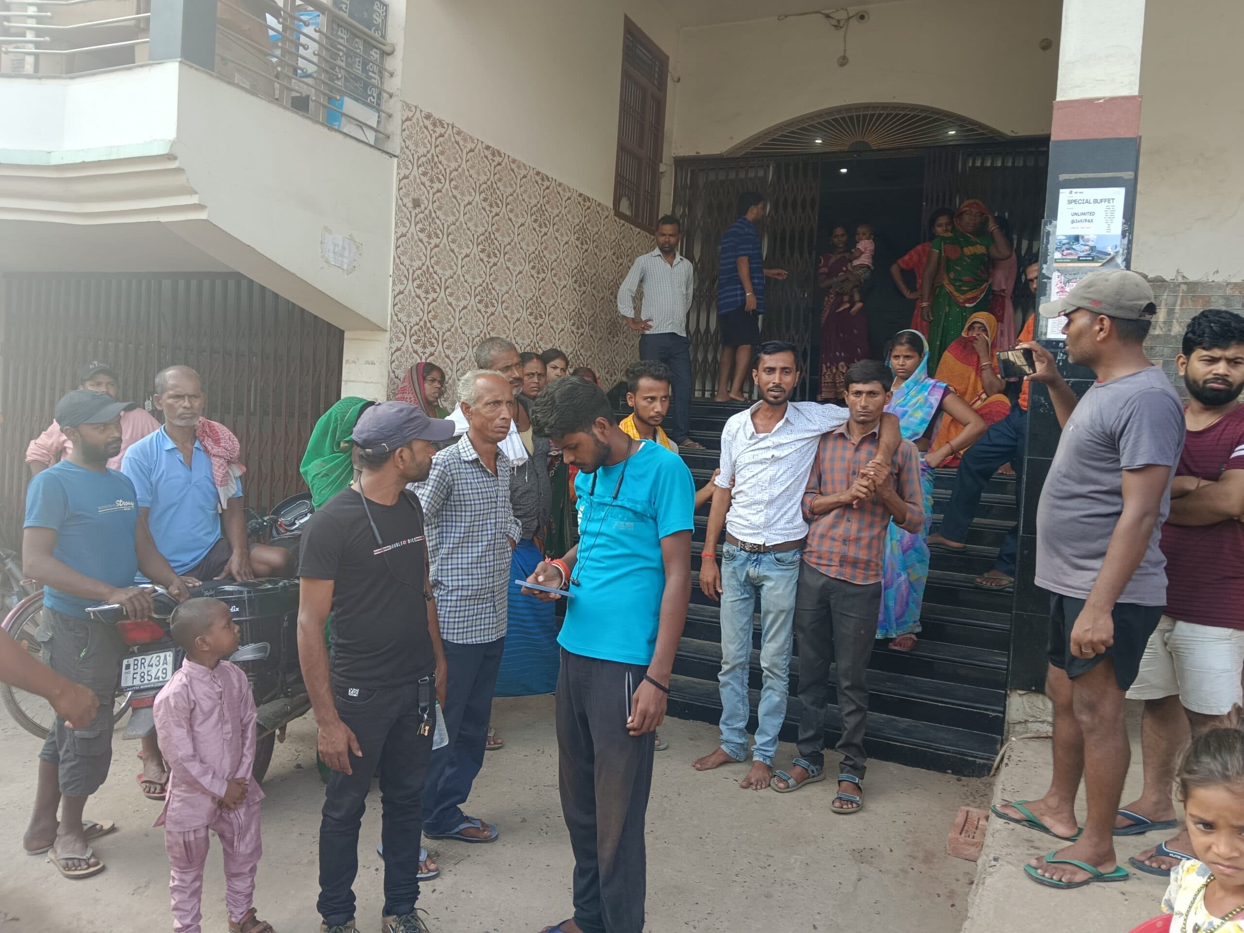 नवजात की मौत पर क्लिनिक में हंगामा, डॉक्टर पर लगाया लापरवाही का आरोप