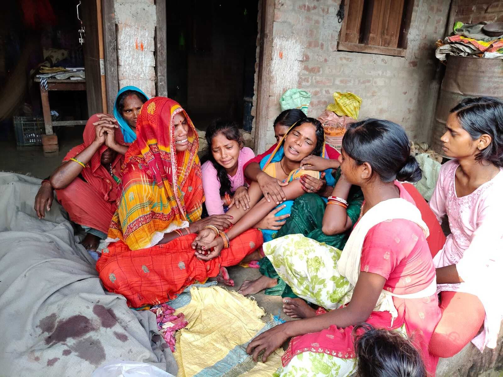 बिजली की चपेट में आने से किशोर की मौत, परिवार में मातम