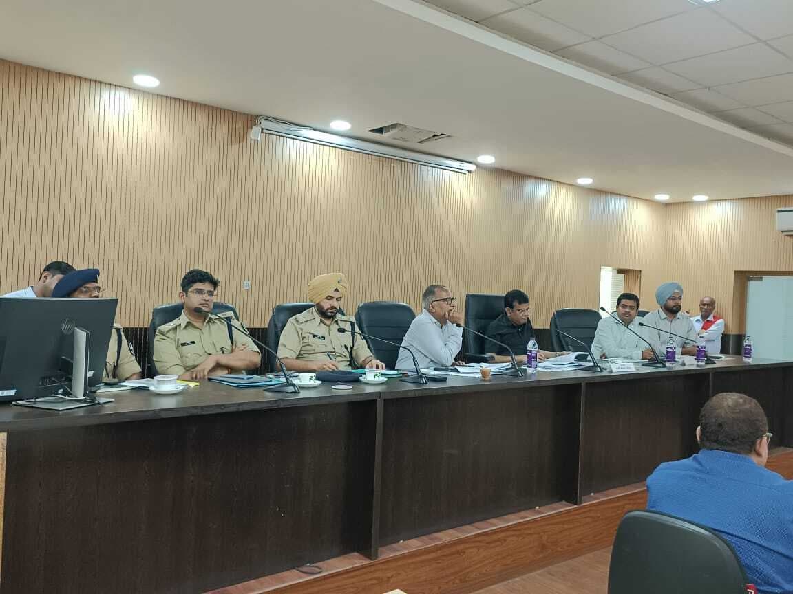 चुनाव से संबंधित लंबित कार्य 15 सितंबर तक अनिवार्य रूप से करें पूर्ण