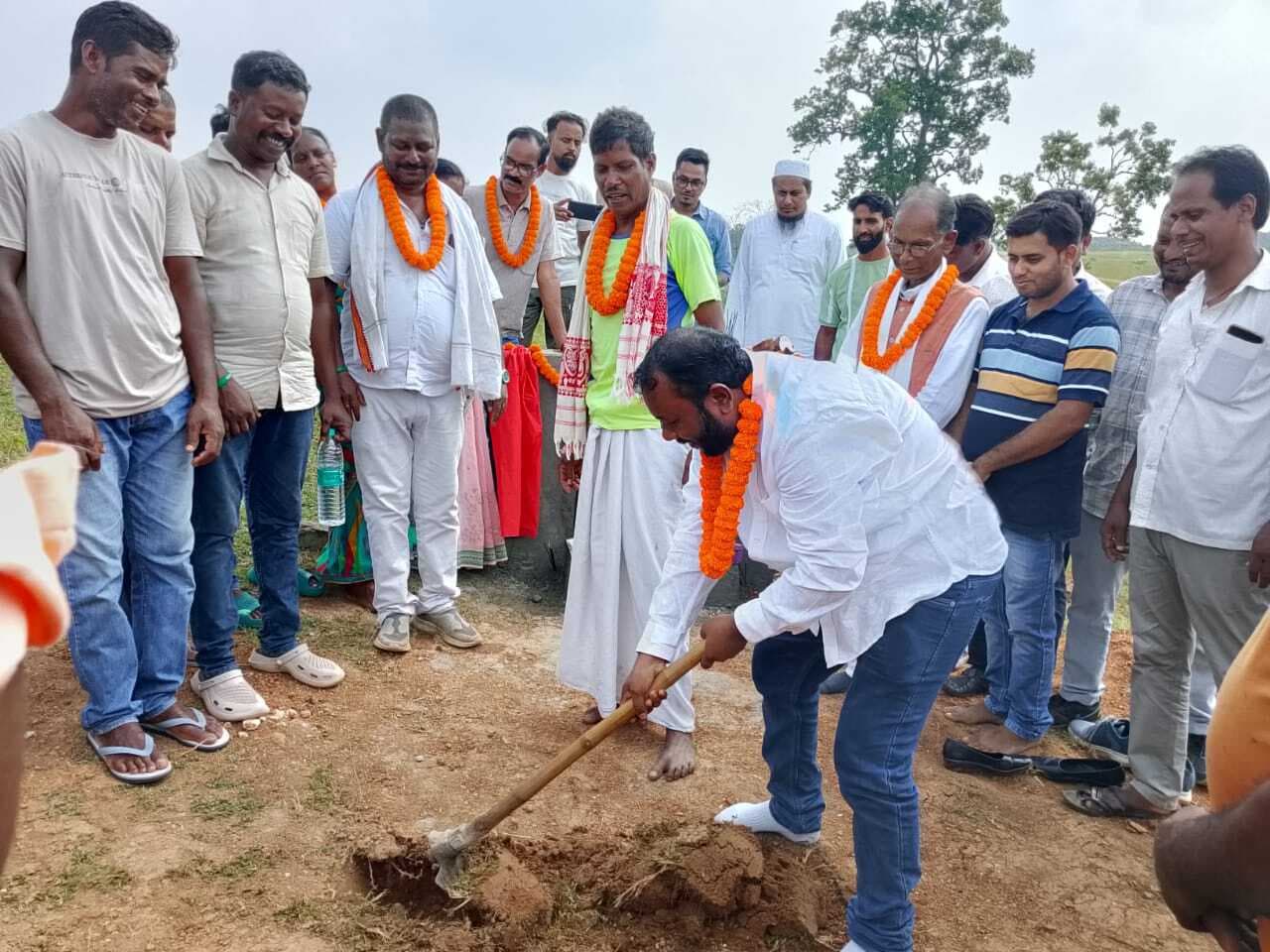 पीएचसी निर्माण के लिए भूमि पूजन सह शिलान्यास