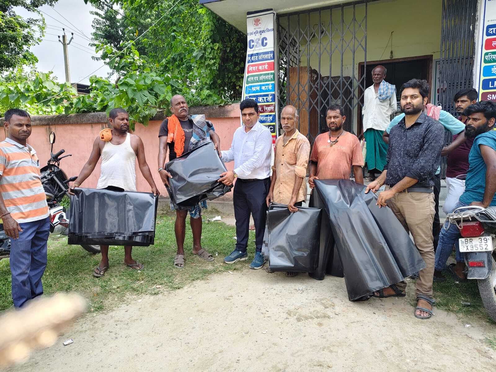 आगजनी से प्रभावित परिवार को दिया गया किट