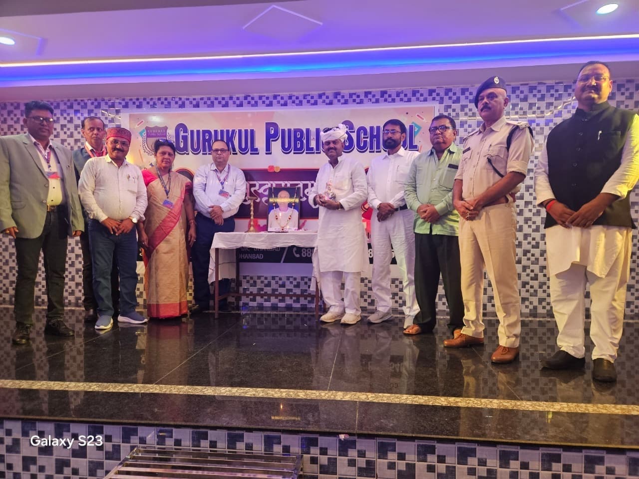 Dhanbad News : गुरुकुल पब्लिक स्कूल खड़काबाद में सम्मान समारोह