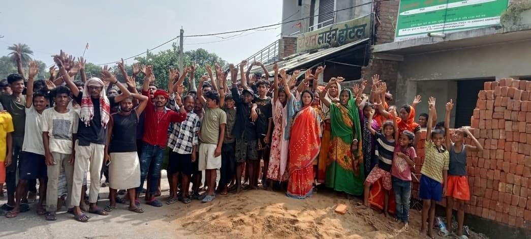 माल मंडरो में सरकारी शराब दुकान खुलने से फूटा ग्रामीणों का गुस्सा