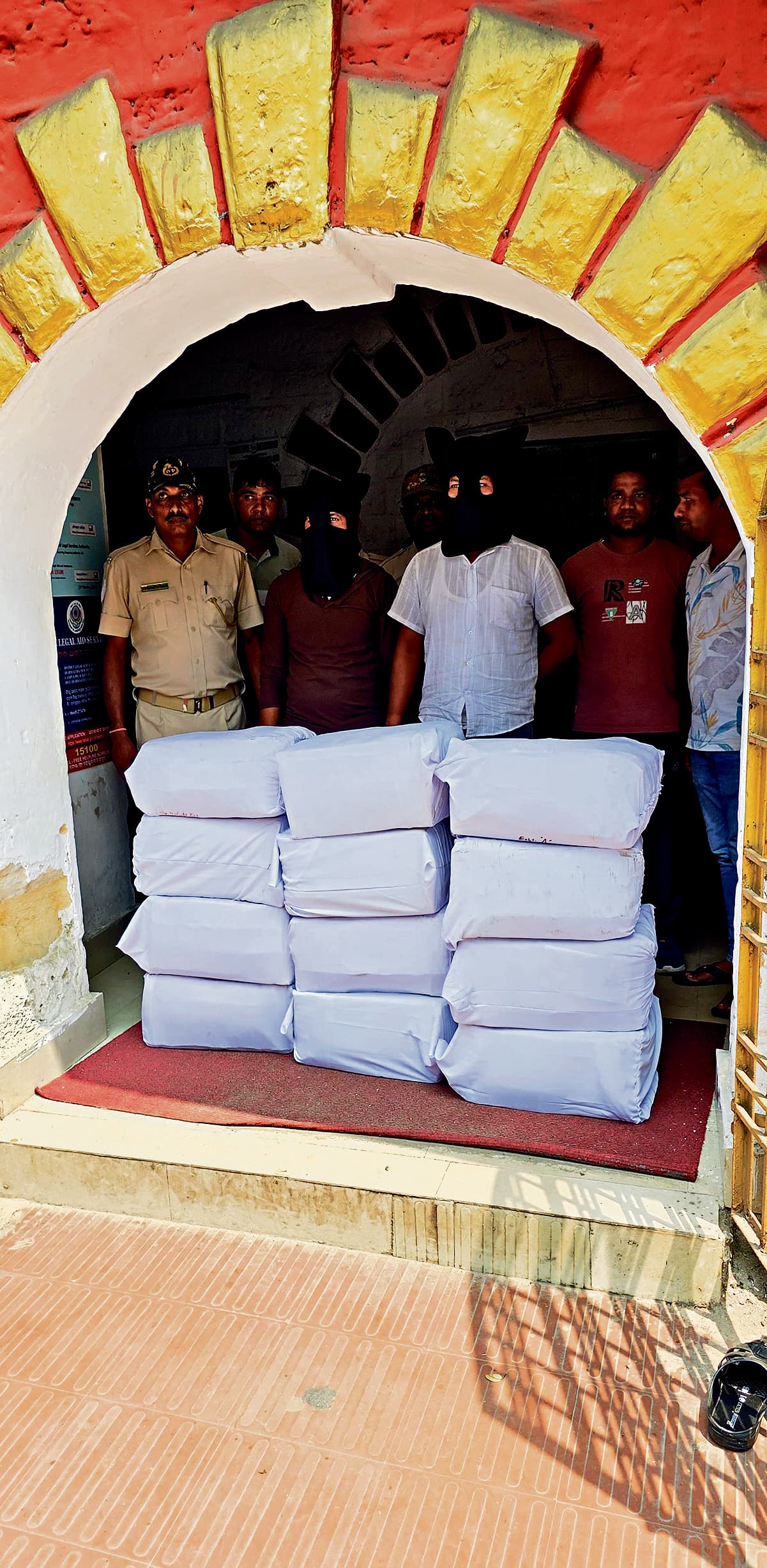Jharsuguda News: 1440 बोतल कफ सिरप के साथ कार जब्त, दो आरोपी गिरफ्तार
