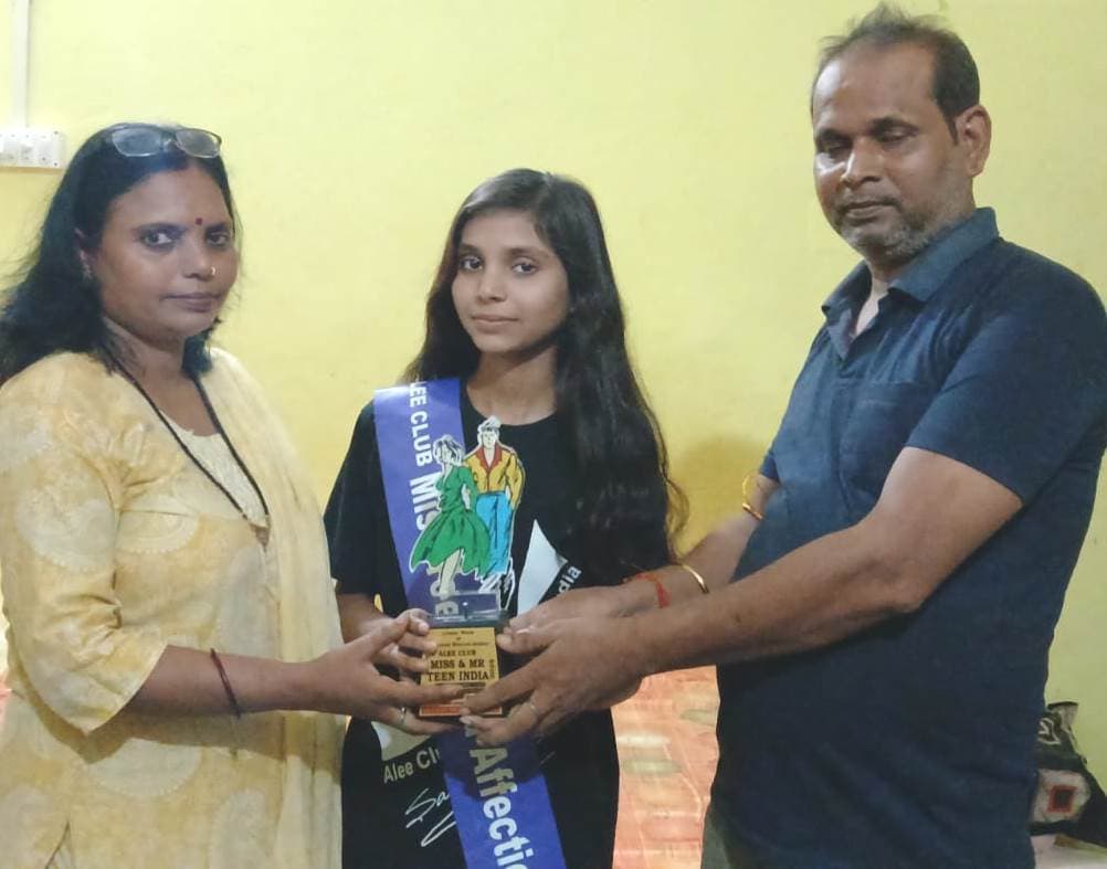 Bhagalpur news गौरी भगत को मिस टीन इंडिया में मिला बेस्ट मॉडल अवार्ड
