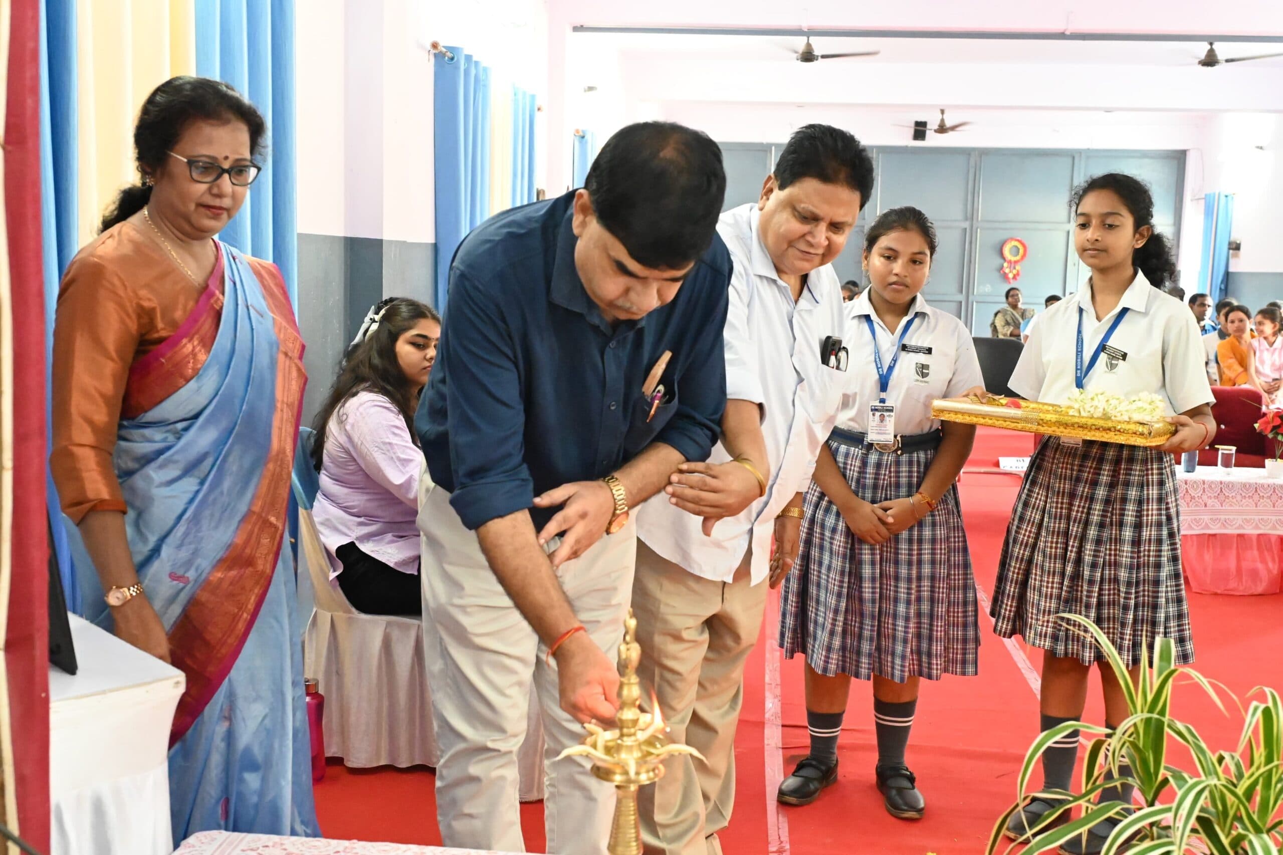 Dhanbad News : डी-नोबिली स्कूल मैथन में सृजनात्मक लेखन प्रतियोगिता