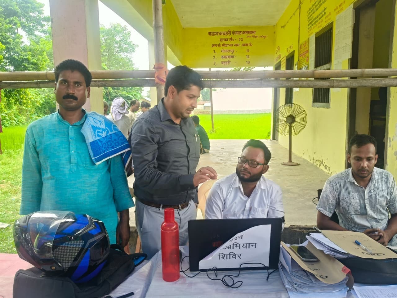 कमरगामा में महाअभियान शिविर का सीओ ने किया निरीक्षण