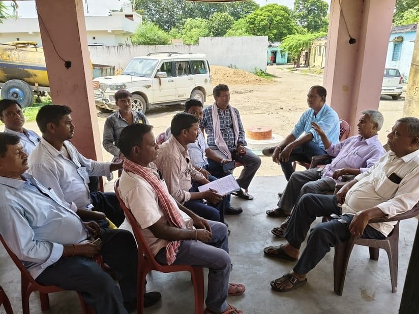 मजदूरों की समस्याओं के समाधान को लेकर हुई चर्चा