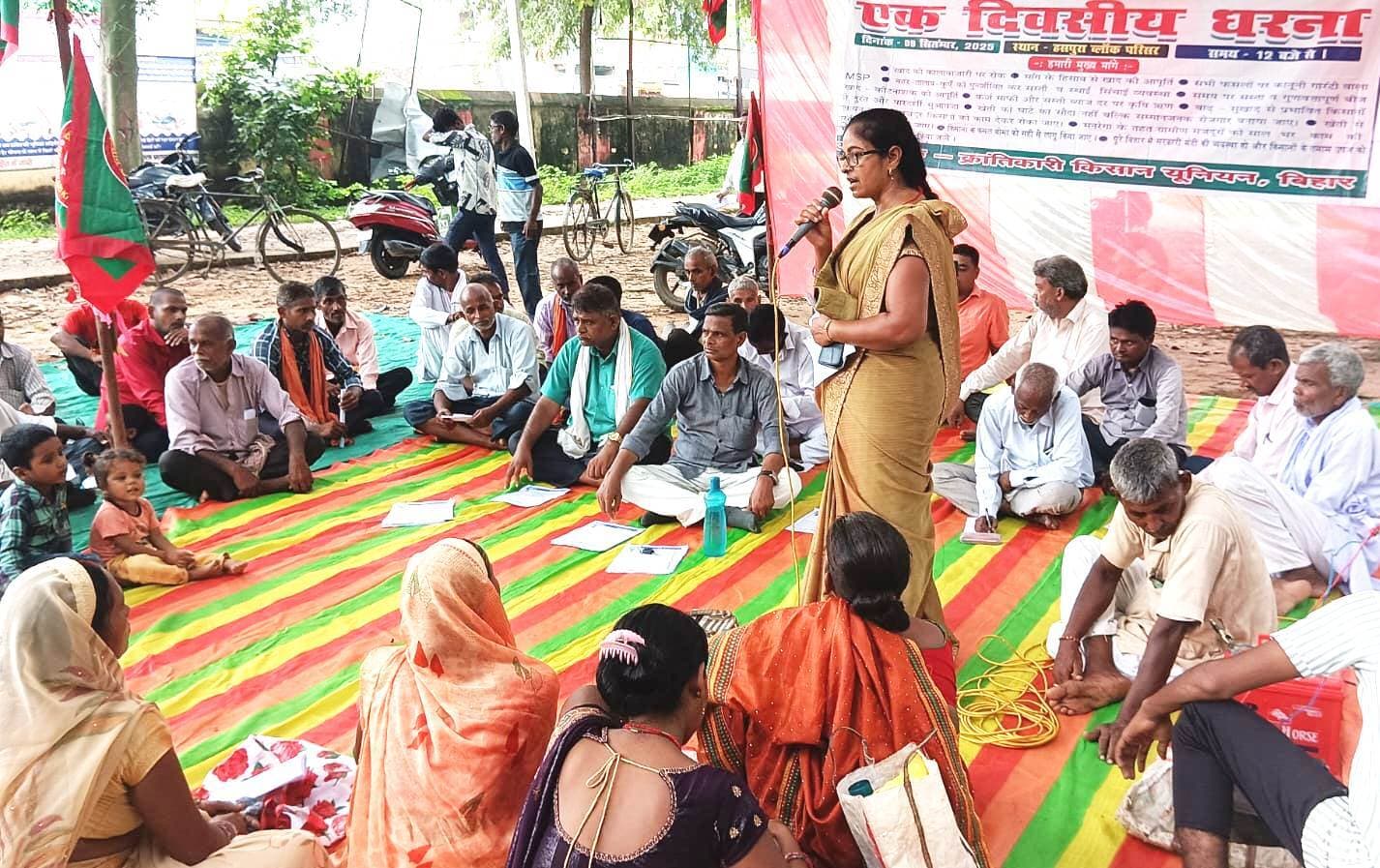 पूरे देश को अनाज खिलाने वाले किसान जी रहे फटेहाल जिंदगी