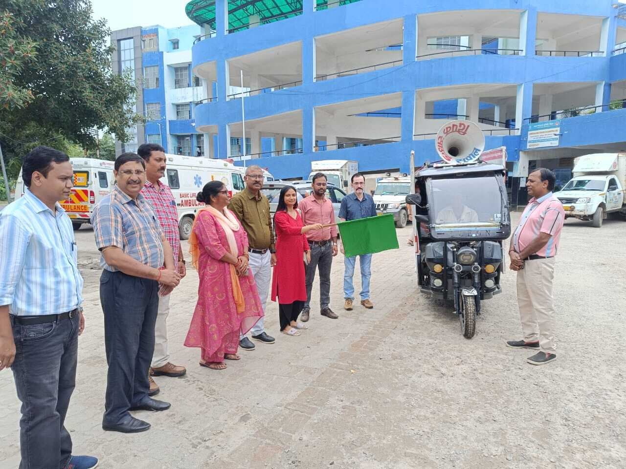 राष्ट्रीय कृमि मुक्ति दिवस को लेकर प्रचार रथ रवाना