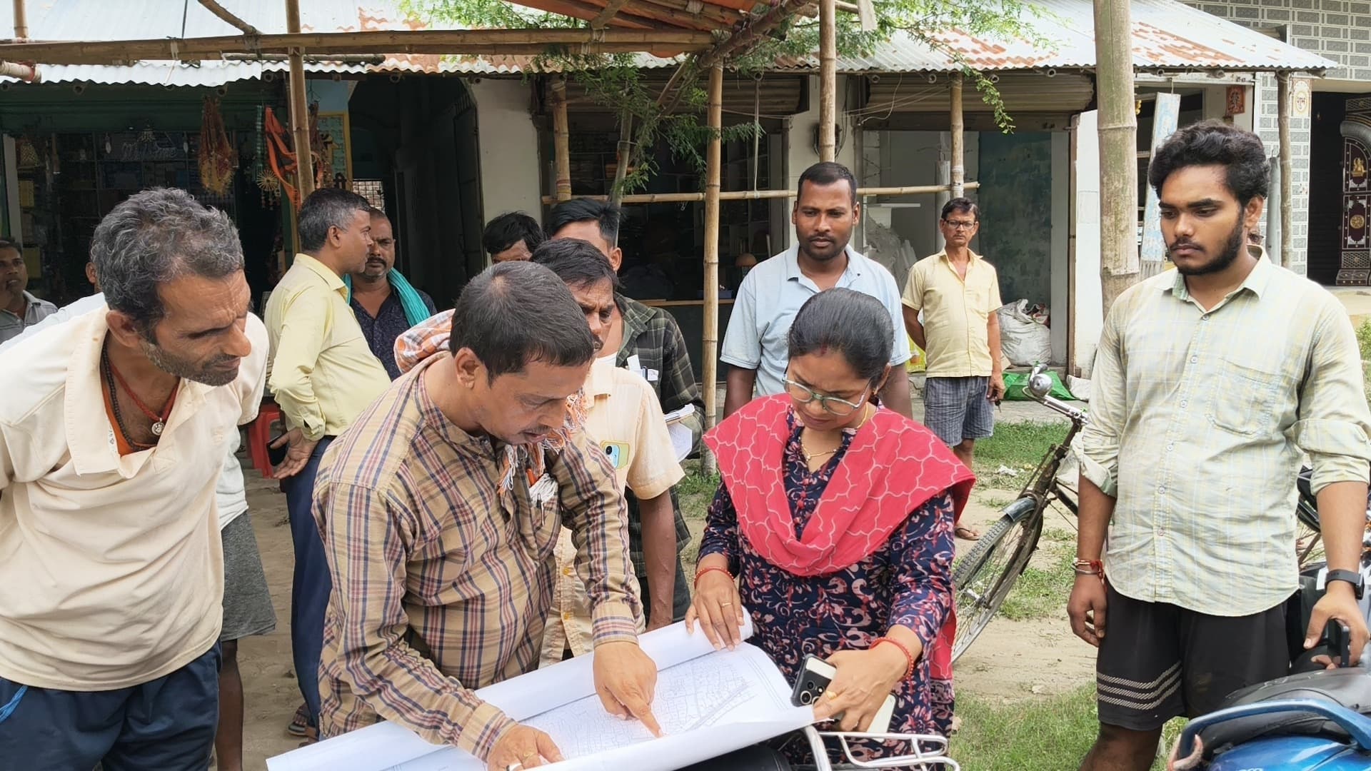 एनएच 327 ई पर भूमि सत्यापन कार्य शुरू, सड़क चौड़ीकरण को लेकर ग्रामीणों में उत्साह