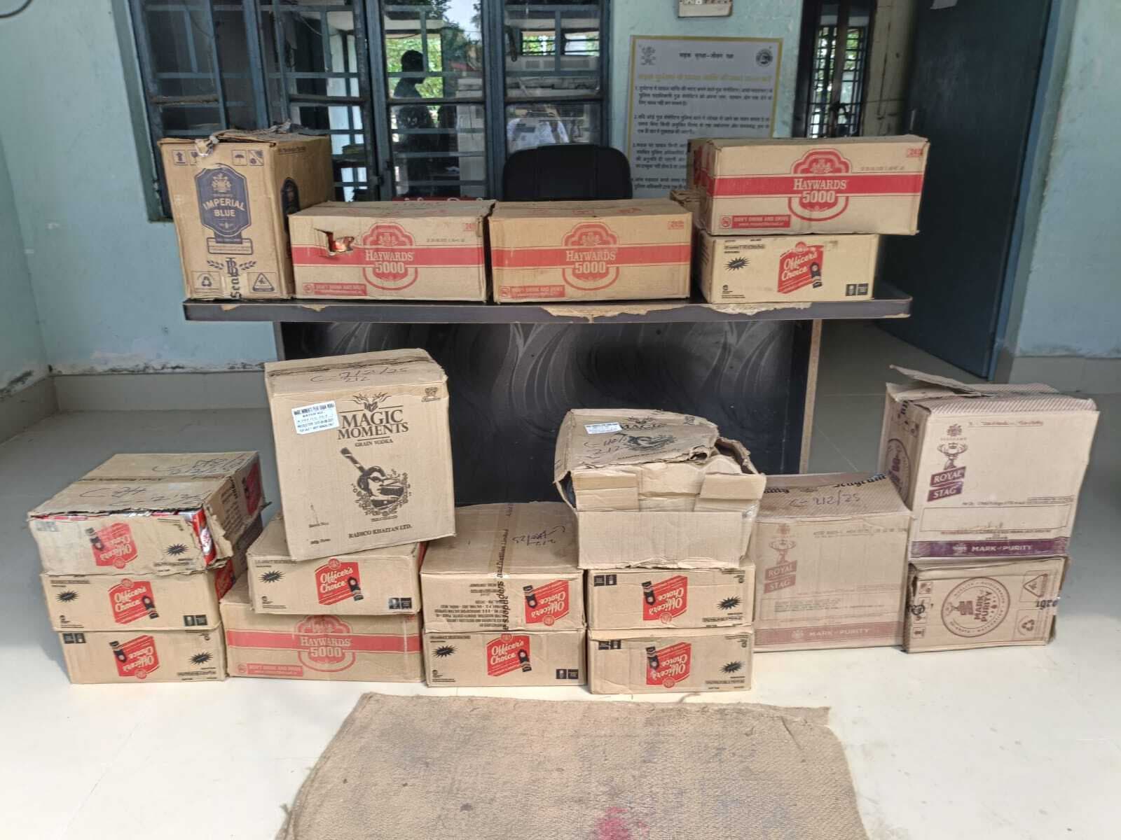 221 लीटर शराब बरामद