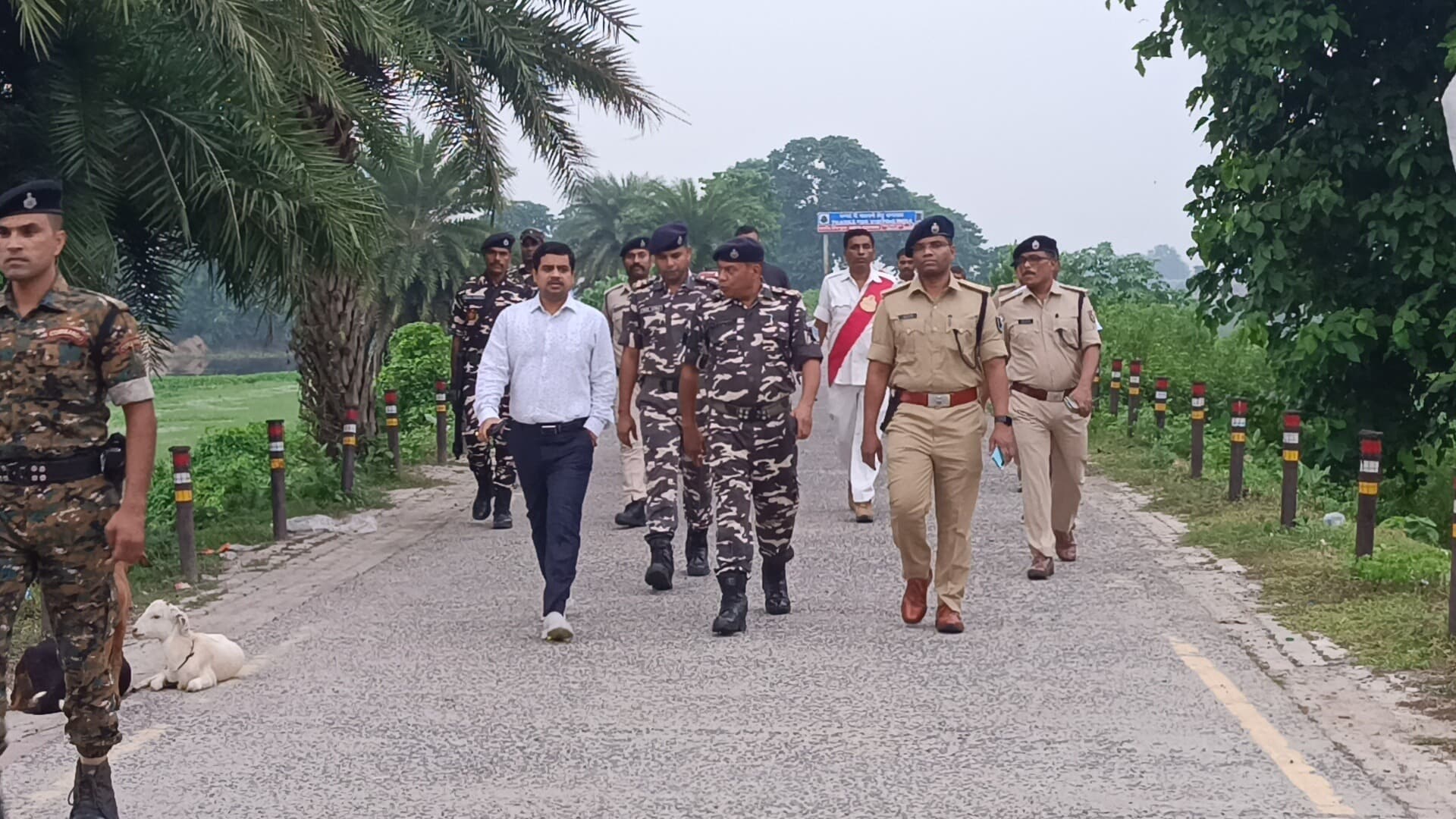 नेपाल में राष्ट्रपति शासन, भीमनगर बॉर्डर पर डीएम-एसपी ने किया निरीक्षण