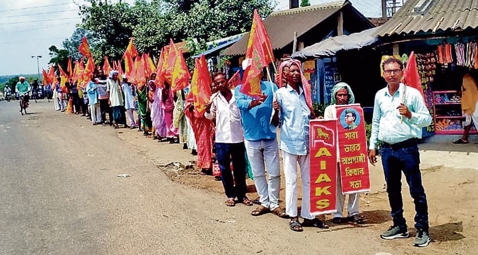 बांकुड़ा में बीडीओ को किसान सभा का ज्ञापन, आंदोलन की चेतावनी