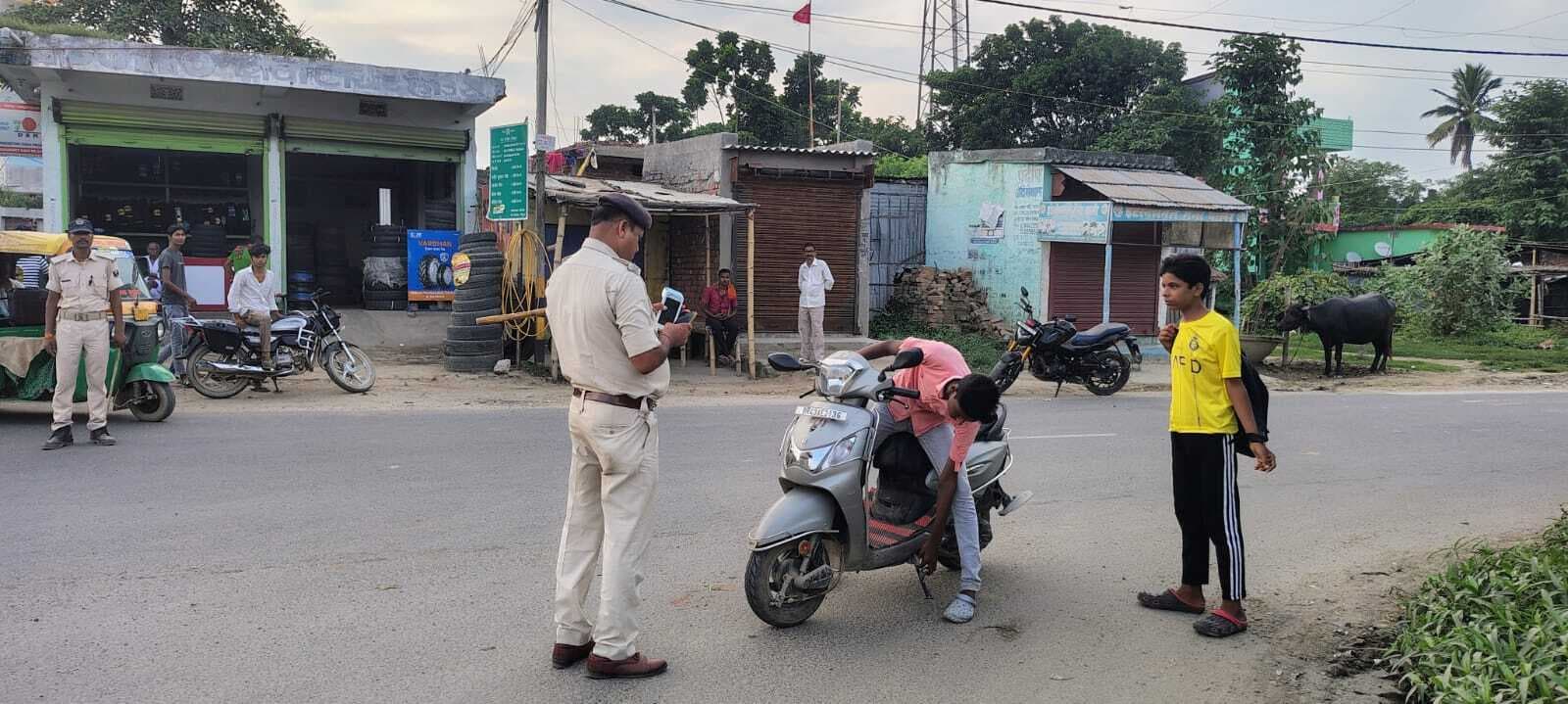 शहर में चलाया गया विशेष वाहन चेकिंग अभियान