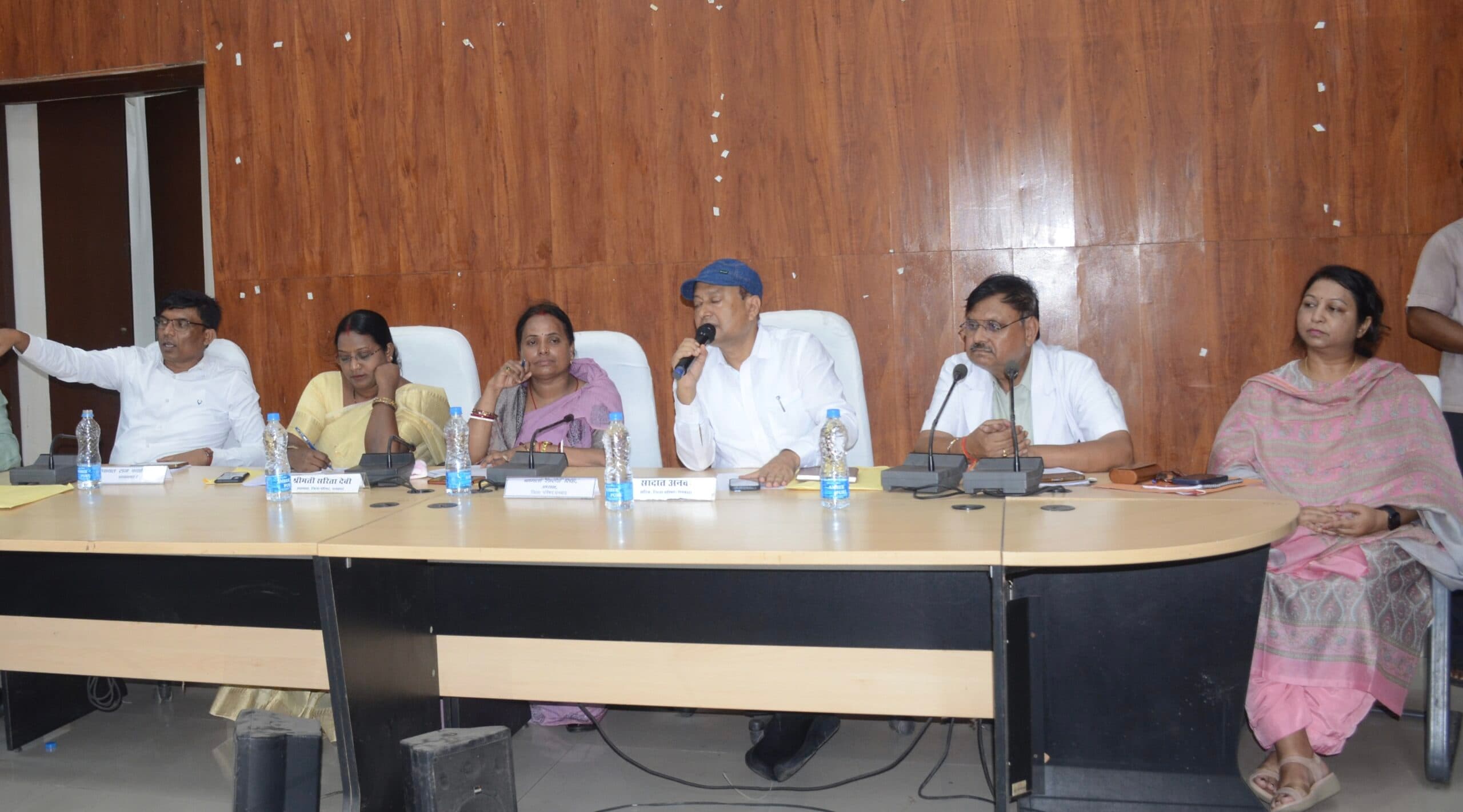 Dhanbad News: एक ही सड़क का दो बार शिलान्यास, जिप बोर्ड की बैठक में हंगामा