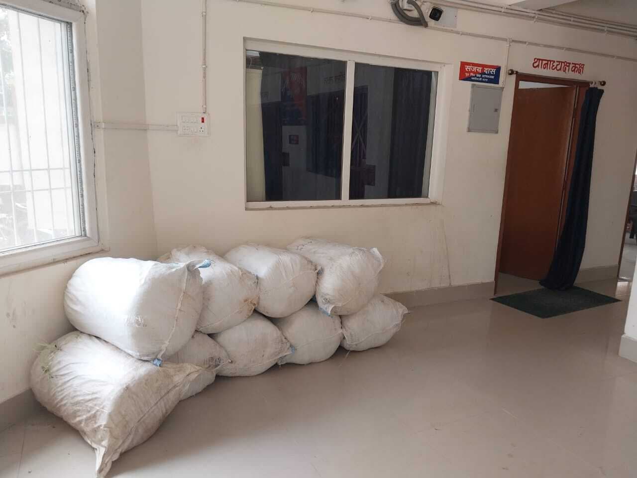 भपटियाही में 316 किलो गांजा बरामद, महिला तस्कर गिरफ्तार