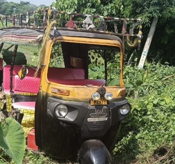 बोलेरो व ऑटो की टक्कर, तीन युवक गंभीर रूप से घायल