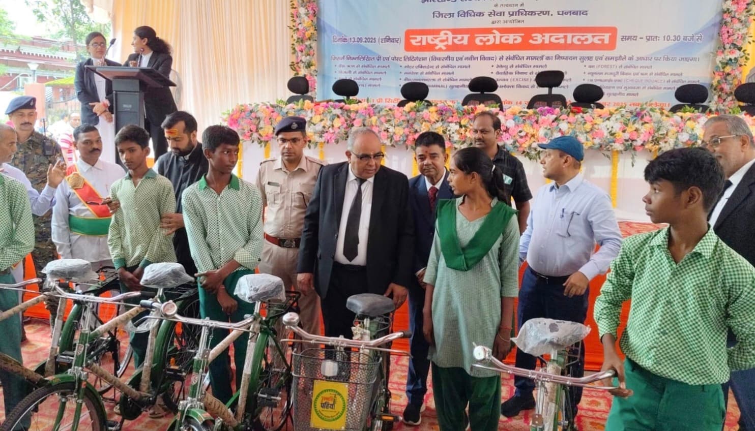 Dhanbad News :नेशनल लोक अदालत में तीन लाख 69 हजार 322 विवादों का हुआ निबटारा
