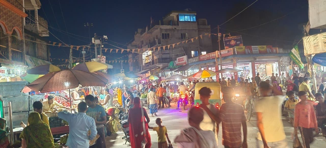 जिउतिया पर्व को लेकर बाजारों में उमड़ी भीड़