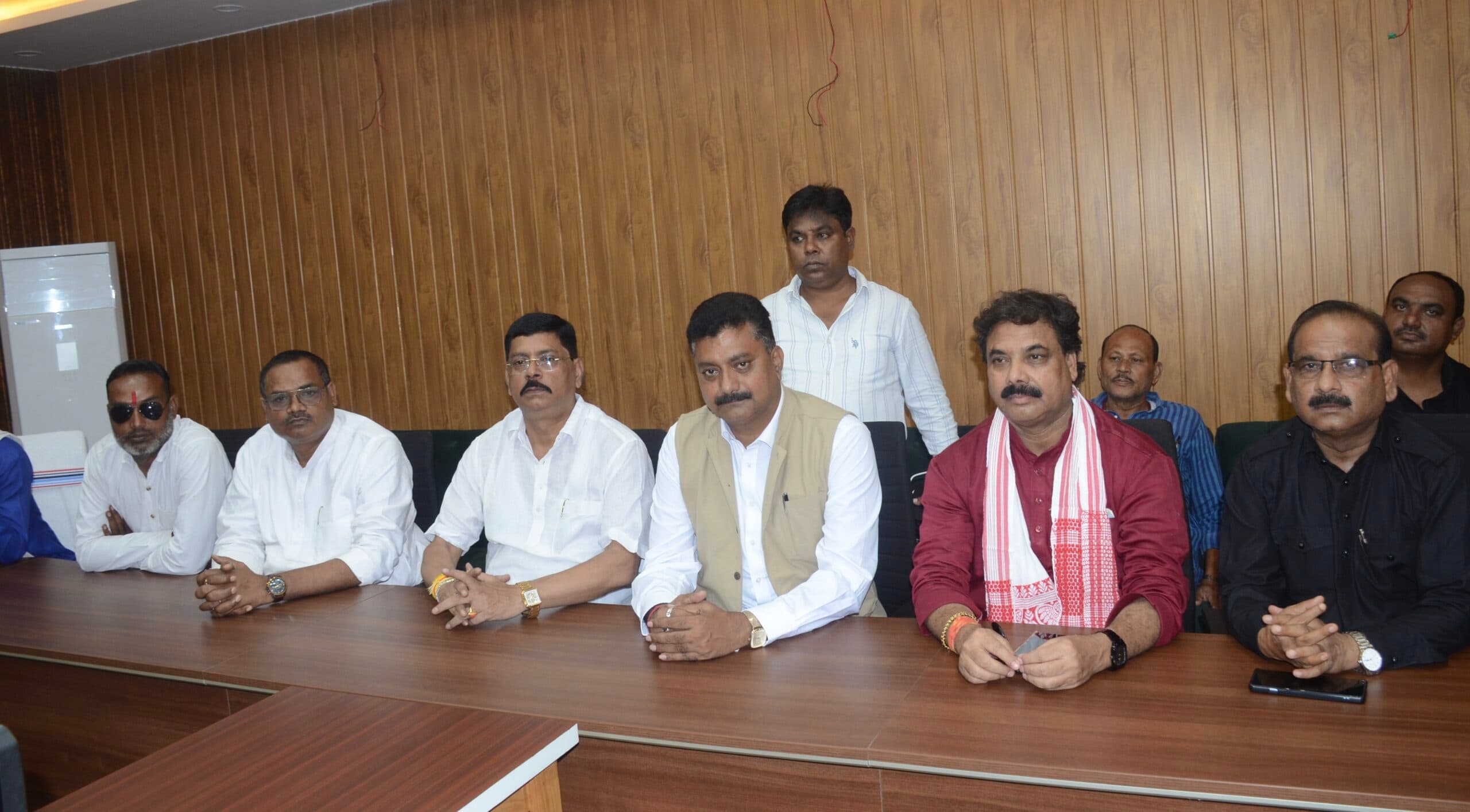 Dhanbad News: कार्यकर्ताओं के पसंद का होगा जिलाध्यक्ष : शांतनु मिश्रा