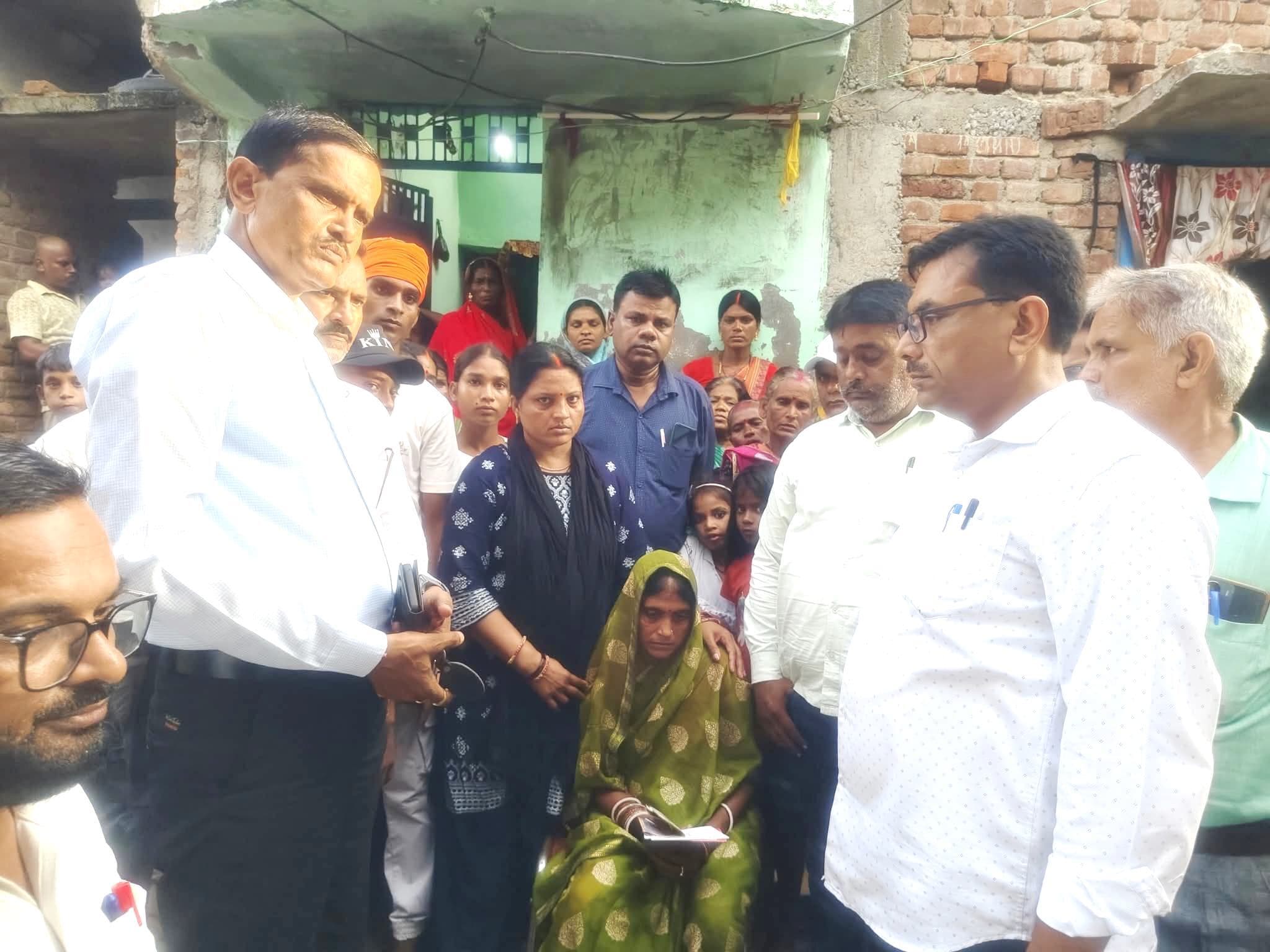 शिक्षकों ने दिया मानवता का परिचय