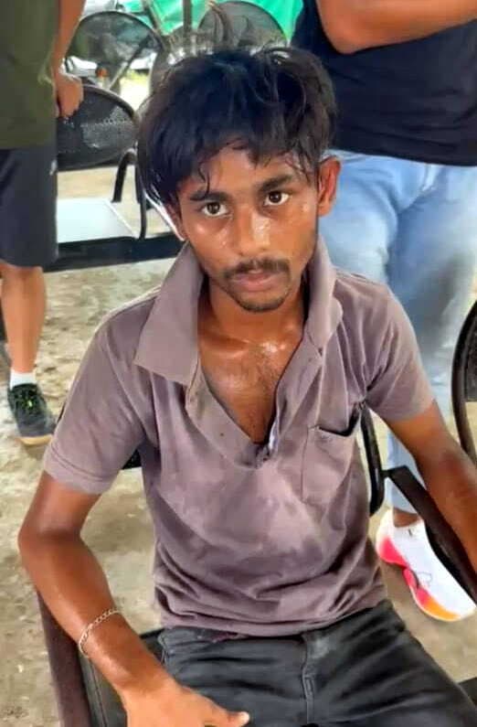 बाइक चोरी कर भाग रहा था चोर, भीड़ ने पकड़ कर जमकर पीटा