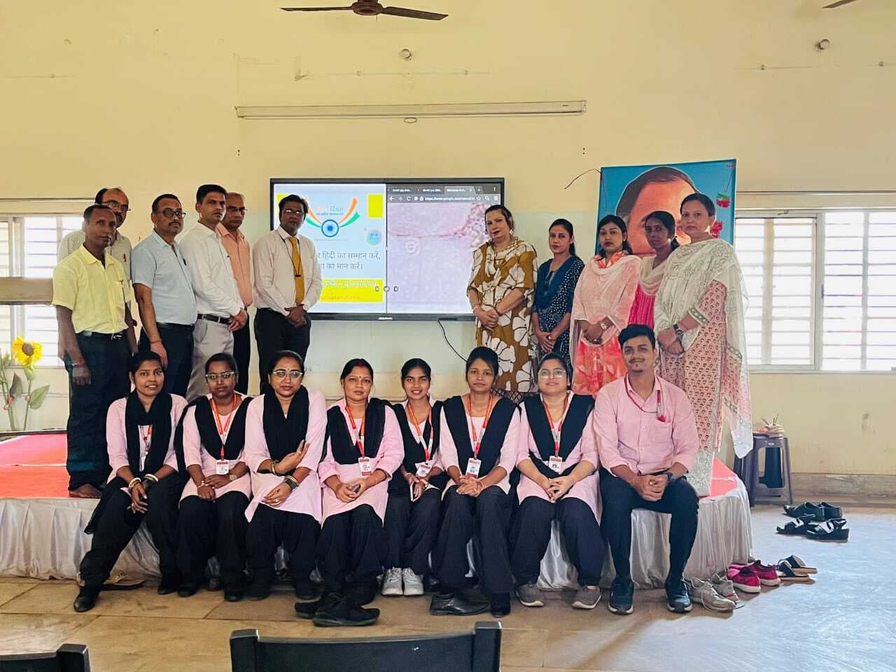 Dhanbad News: हिंदी के बिना देश का विकास संभव नहीं : डॉ आरएन चौबे