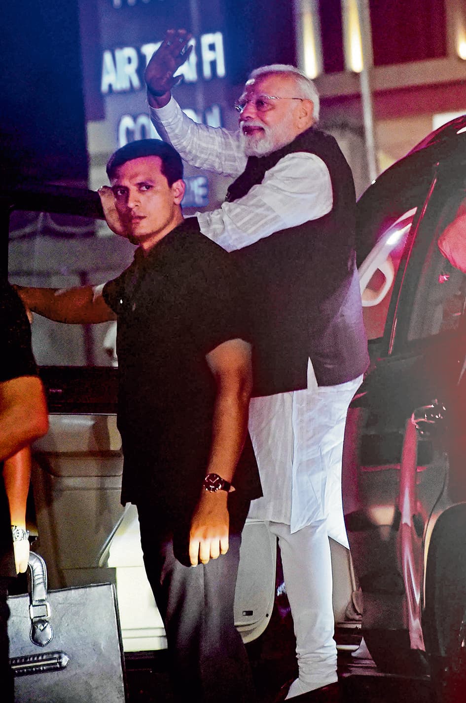 कांग्रेस घुसपैठियों व राष्ट्रविरोधी ताकतों को संरक्षण देती है : मोदी