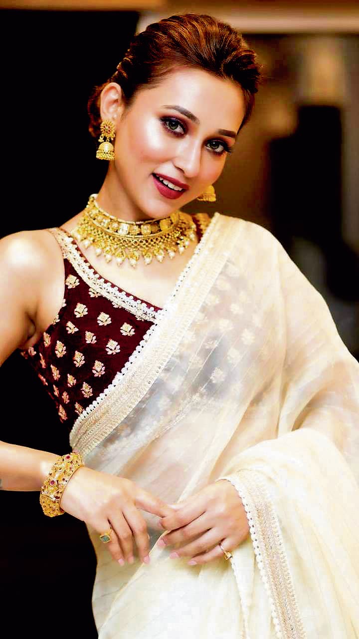 पूर्व सांसद मिमी चक्रवर्ती और अभिनेत्री उर्वशी को इडी का समन