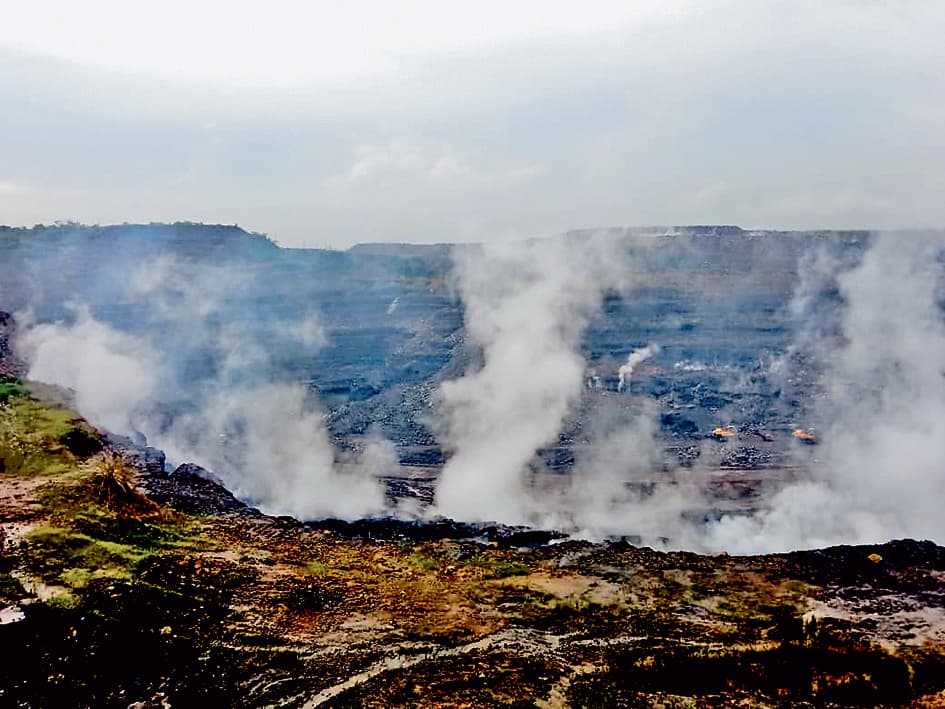 न्यू केंदा ओसीपी से निकला जहरीला धुआं, सांस लेना मुहाल