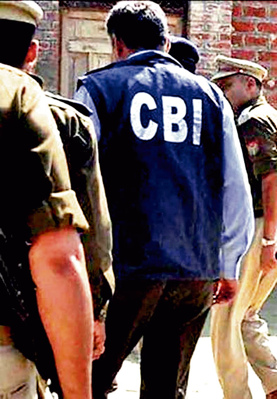 सीबीआइ ने बैंक से धोखाधड़ी में वर्षों से फरार चार को किया अरेस्ट