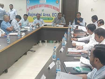 खनन क्षेत्र में जीरो दुर्घटना लक्ष्य पर जोर, सुरक्षा, पेयजल और आधारभूत सुविधाओं के विस्तार पर चर्चा