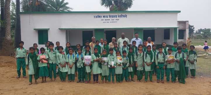 महागामा के 171 सरकारी विद्यालयों में तड़ित चालक का अभाव, बारिश के मौसम में बच्चों की सुरक्षा पर संकट