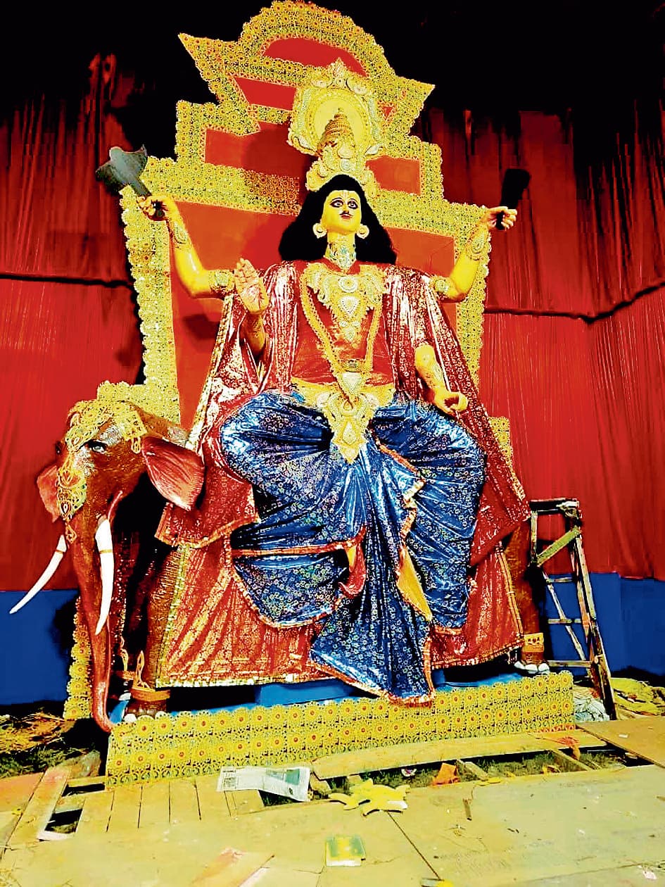 पुरुलिया में 23 फीट के विश्वकर्मा पर टिकीं निगाहें