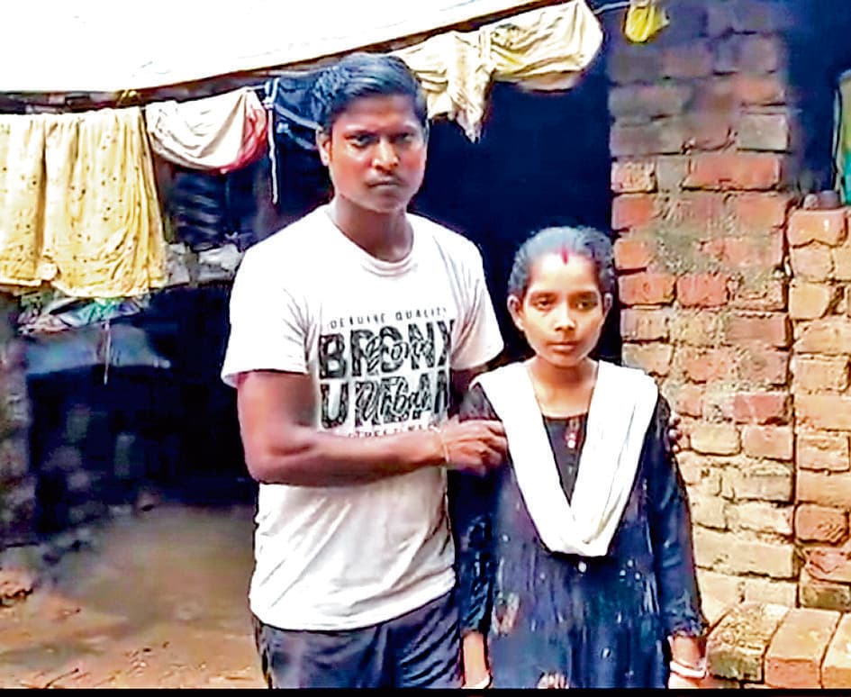 दिहाड़ी मजदूर की दर्दभरी दास्तान: पत्नी की आंखों की रोशनी लौटाने के लिए दर-दर की ठोकर