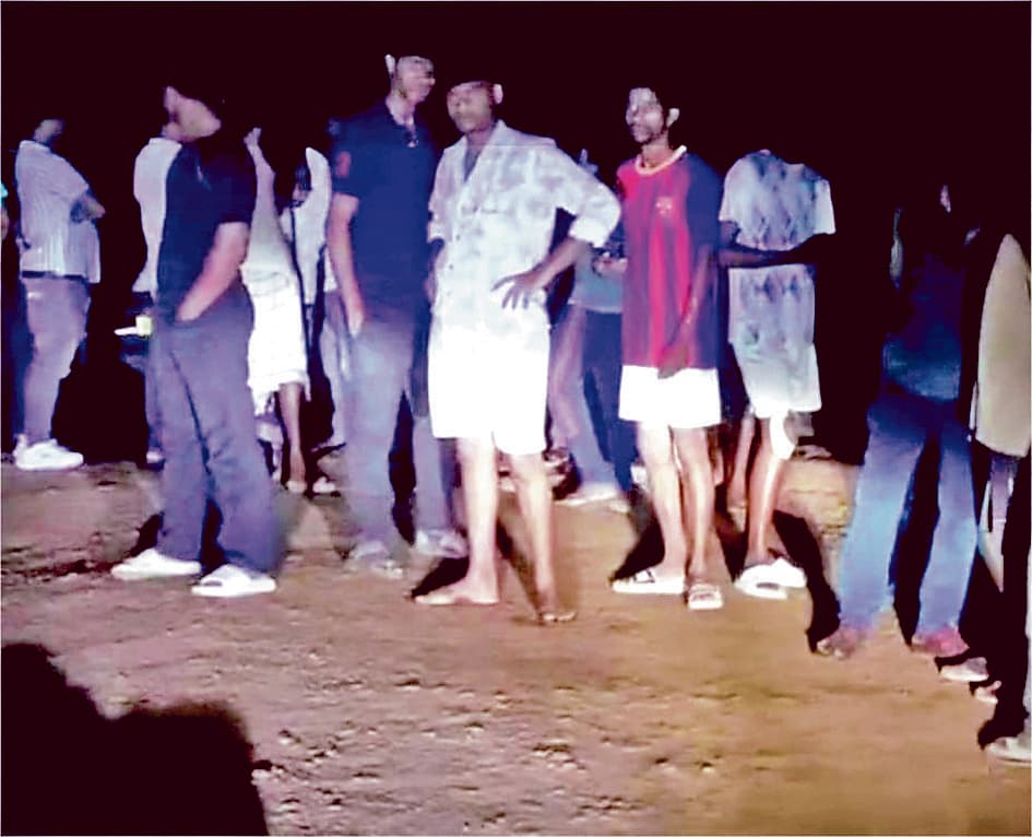 रिवरसाइड बेलडांगा में ट्रेलर से कुचल युवक की मौत, मुआवजे के लिए बवाल