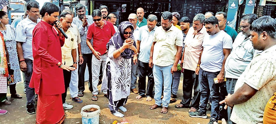 दुर्गापुर निगम ने कादा रोड मोड़ पर नाला निर्माण कार्य शुरू किया