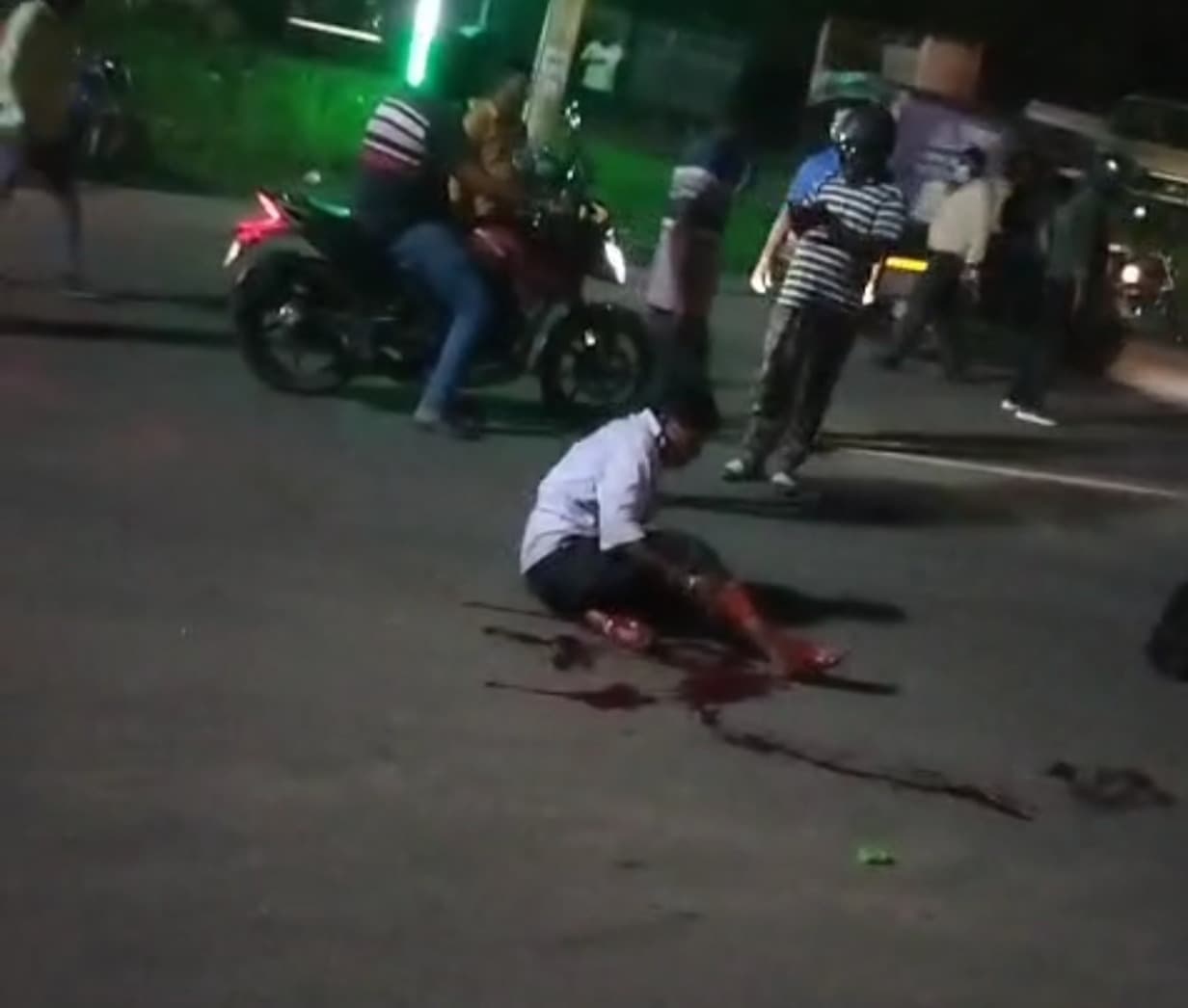 Dhanbad News: सड़क हादसे में मटकुरिया के युवक की मौत, एक घायल