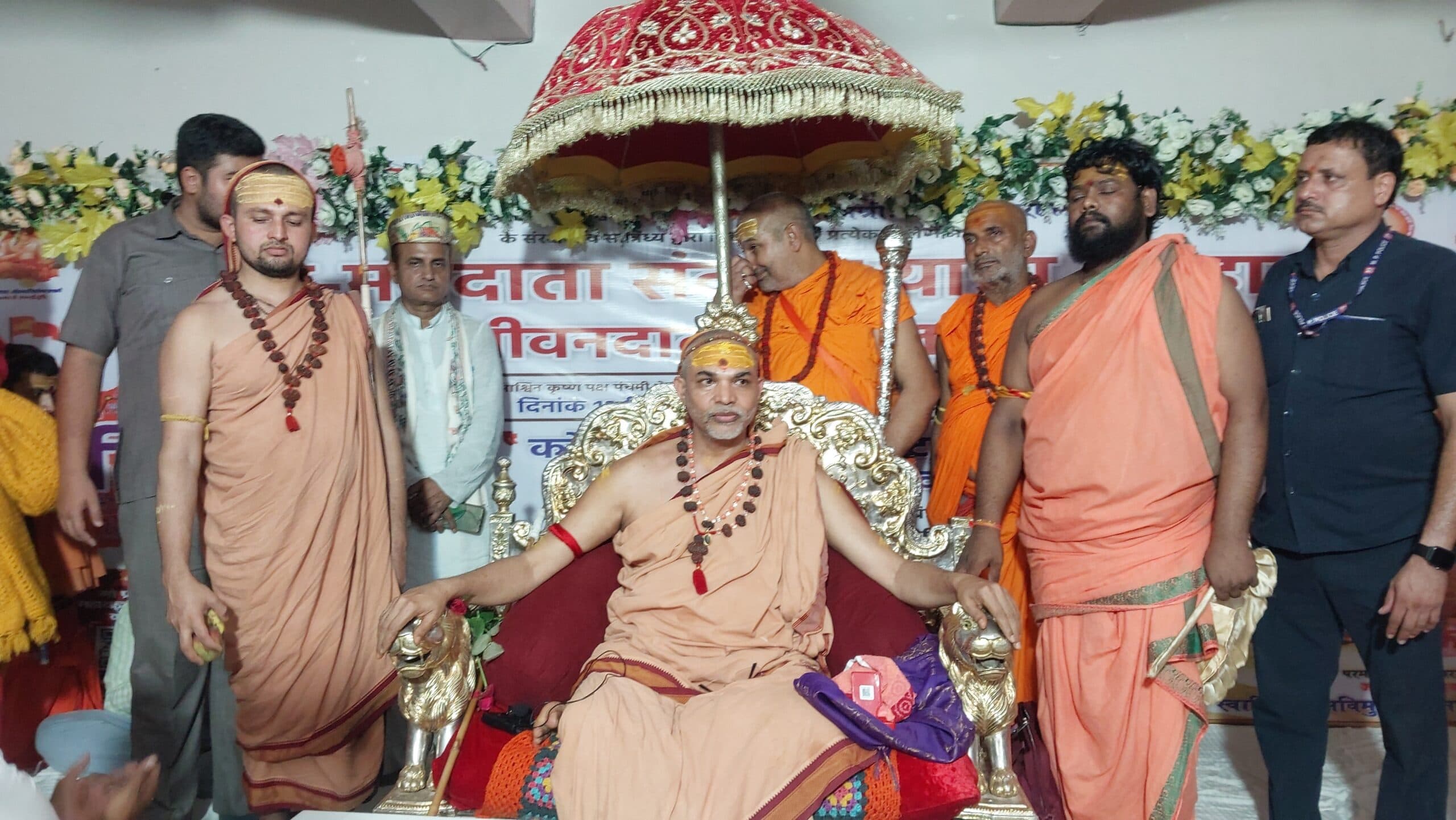 गौ माता के नाम पर लिया वोट पर रक्षा को नहीं उठाया ठोस कदम, स्वामी शंकराचार्य