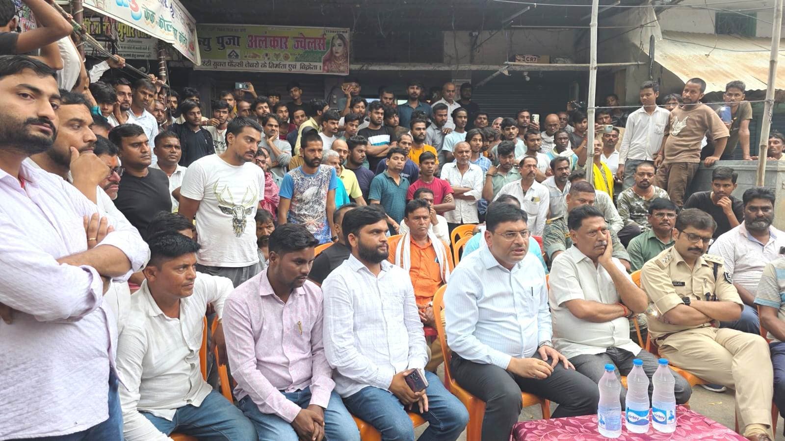 तीन दिन बाद खुला बालूगंज बाजार, पुलिस-व्यवसायियों के बीच सुलह