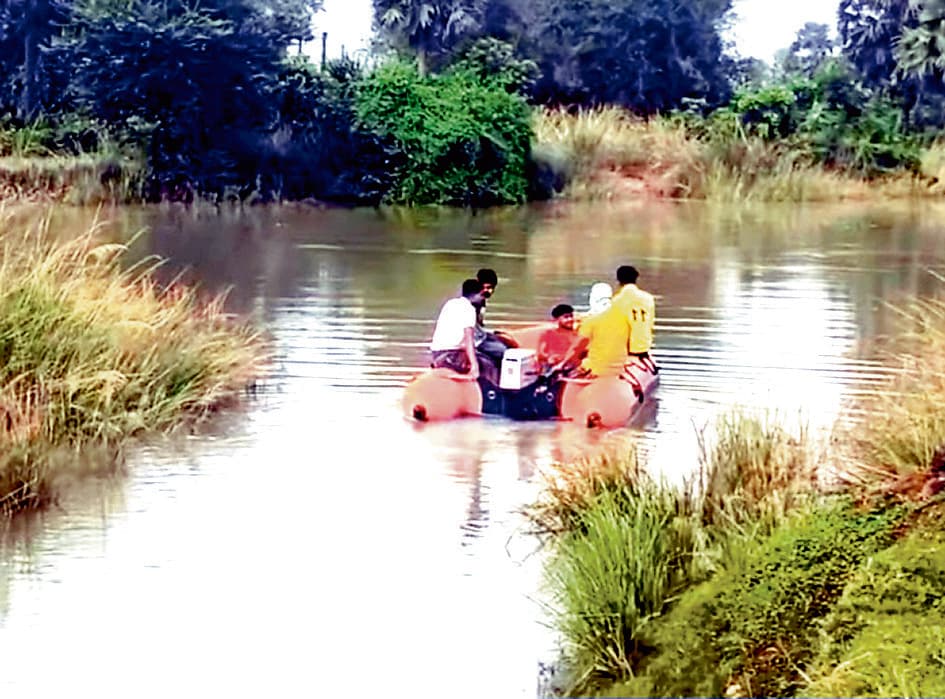 नदी में डूबे अधेड़ का भातार में मिला शव