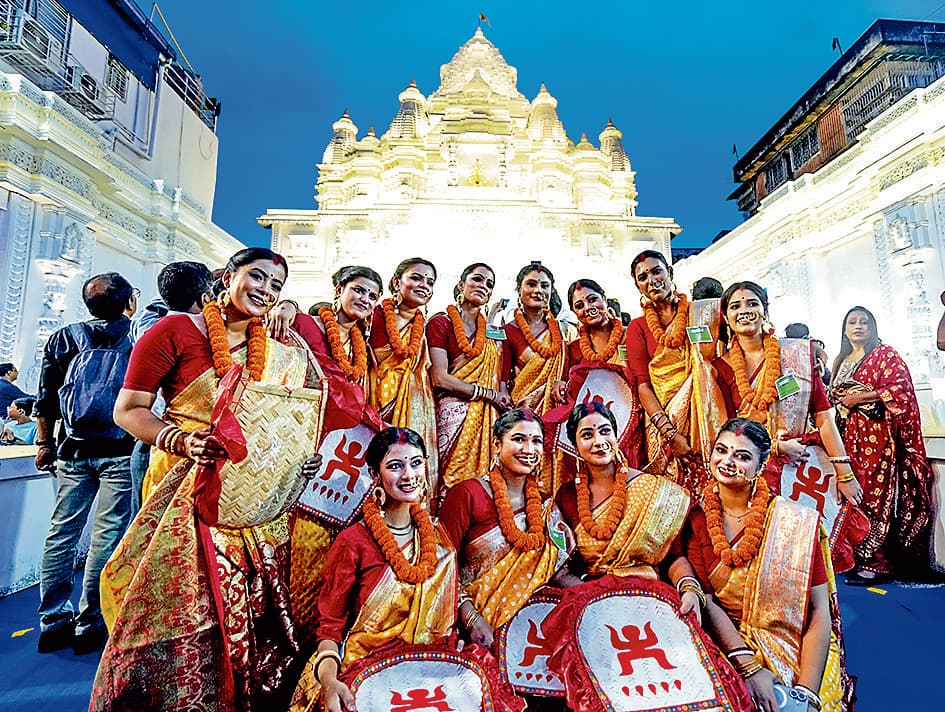 दुर्गोत्सव का आगाज, मुख्यमंत्री ने तीन दुर्गापूजा पंडालों का किया उद्घाटन