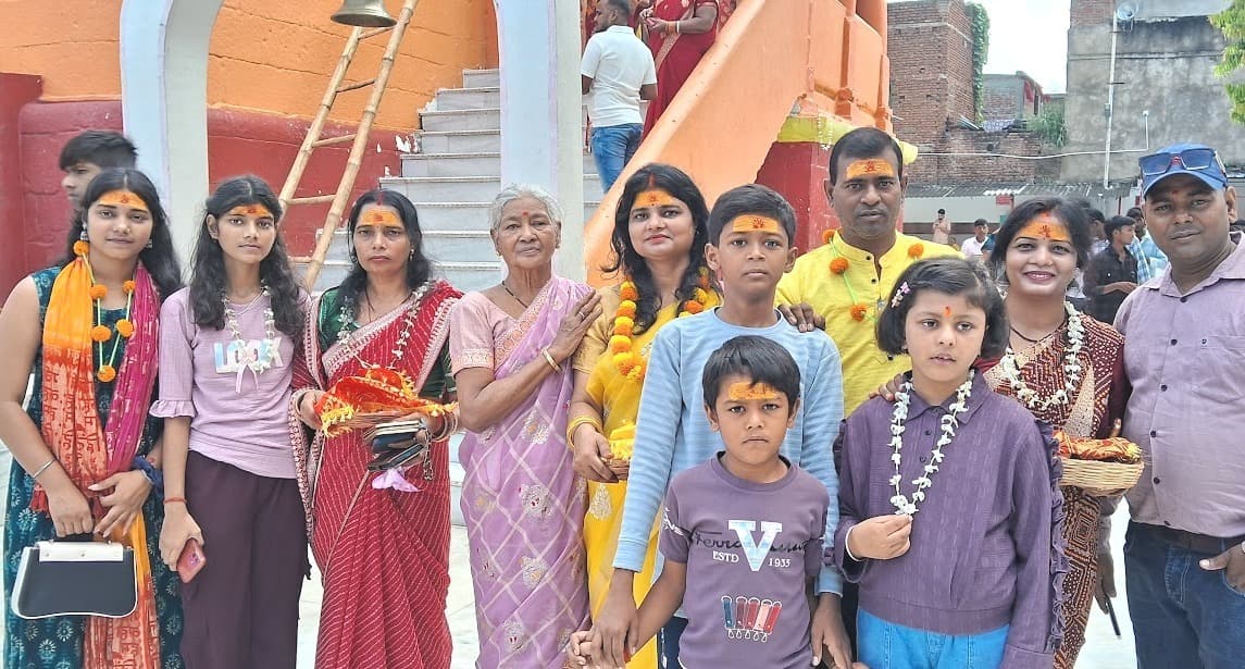 देव में भगवान सूर्य के दर्शन के लिए उमड़ी भीड़, सुख-शांति का मांगा आशीर्वाद