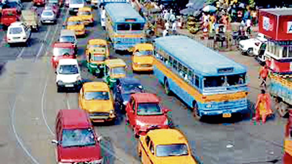 दुर्गापूजा में टोटो पर परिवहन विभाग की सख्ती, अब तय रूट पर ही चल सकेंगे