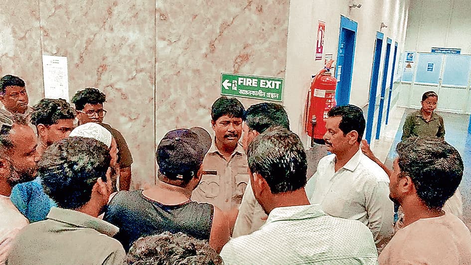 मरीज के इलाज में लापरवाही का आरोप निजी अस्पताल में परिजनों ने किया हंगामा