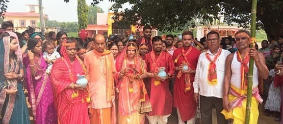 गली-मोहल्ले में गूंजे जय माता दी के जयकारे, माता शैलपुत्री की पूजा के साथ नवरात्रि का शुभारंभ